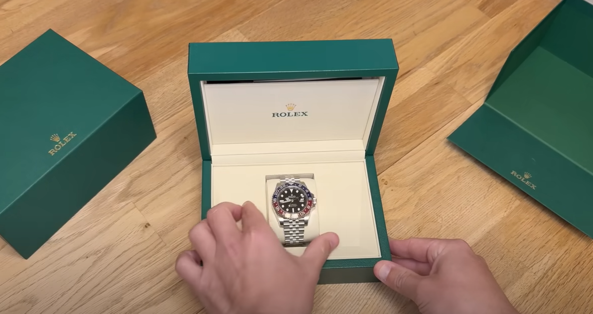 Unveiling the New Rolex Box: A Review of the 2025 Design – Chrono